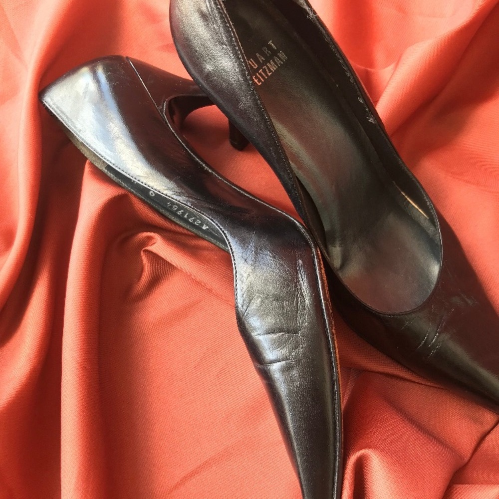 Stuart Weitzman Excellent Condition Classic Pumps - image 4